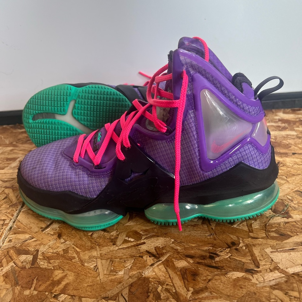 Nike LeBron “DJ Bron” 19 shoes